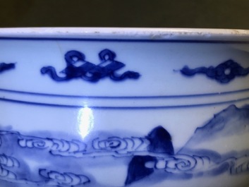 Een Chinese blauwwitte wierookbrander met figuren in een landschap, Kangxi