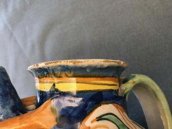 Een siroopkan in Italiaanse majolica, Montelupo, 17e eeuw