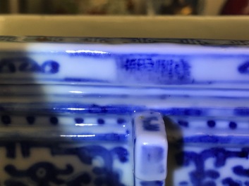 A Chinese blue and white 'ding' incense burner, 18/19th C.