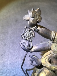 Une figure d'Ushnishavijaya en bronze dor&eacute; incrust&eacute;, Sino-Tibet, 18&egrave;me