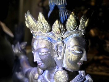 Une figure d'Ushnishavijaya en bronze dor&eacute; incrust&eacute;, Sino-Tibet, 18&egrave;me