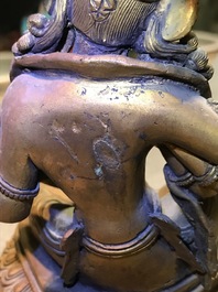 Une figure de Vasudhara en bronze dor&eacute; incrust&eacute;, Tibet ou N&eacute;pal, 18/19&egrave;me