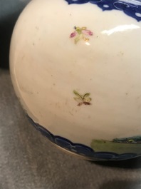 Deux plats et un vase en porcelaine de Chine famille rose, 19/20&egrave;me