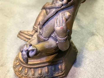 Een ingelegde verguld bronzen figuur van Vasudhara, Tibet of Nepal, 18/19e eeuw