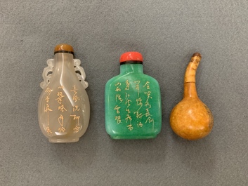 Twelve Chinese jade, agate and lacquer snuff bottles, 19/20th C.