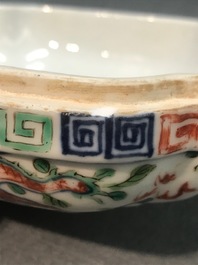 A Chinese wucai 'dragon' box and cover, Wanli mark, 18/19th C.