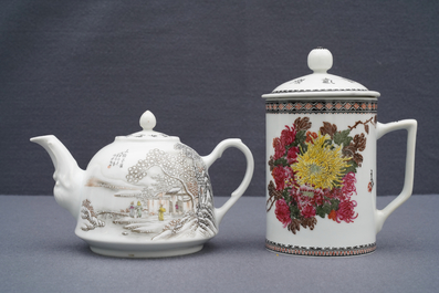 A Chinese polychrome 'winter landscape' teapot and a covered mug, 20th C.