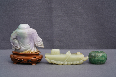 A varied collection of Chinese jade and jadeite carvings, 19/20th C.