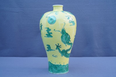 A Chinese yellow and green enamelled meiping 'dragon' vase, 19/20th C.