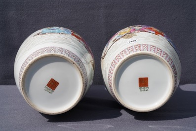 Deux paires de vases en porcelaine de Chine famille rose, marques de Qianlong, R&eacute;publique, 20&egrave;me