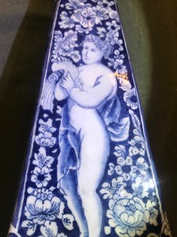 A large Dutch Delft blue and white obelisk, 17/18th C.