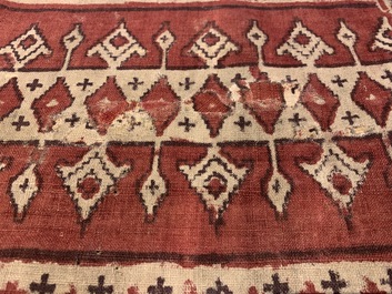 Een ceremonieel patola doek voor de Indonesische markt met VOC-stempel, Gujarat, India, 17e eeuw