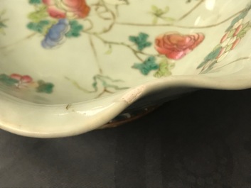 Six bols en porcelaine de Chine c&eacute;ladon et une paire de bols sur supports pour le march&eacute; Peranakan ou Straits, 19&egrave;me