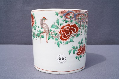 Een grote Chinese wucai penselenpot met vogels en pioenen, Transitie periode