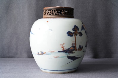 Een Chinese Imari-stijl pot met landschapsdecor, Kangxi