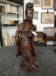 Zes Chinese houten figuren, 19/20e eeuw