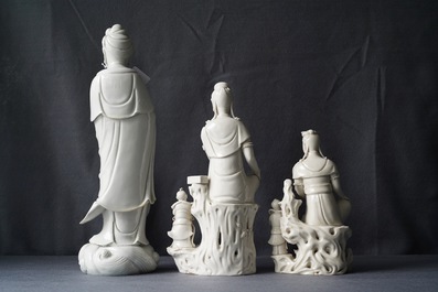 Trois groupes en porcelaine blanc de Chine, 19/20&egrave;me