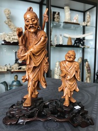 Zes Chinese houten figuren, 19/20e eeuw