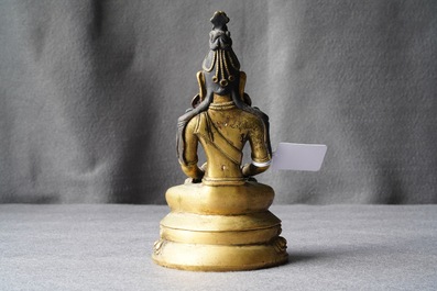 Une figure d'Amitayus en bronze dor&eacute; incrust&eacute;, Sino-Mongolie, 18/19&egrave;me