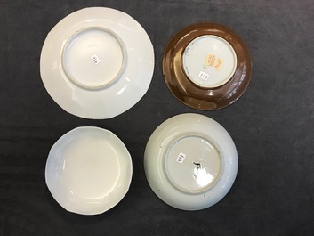 Une collection de 23 tasses et 33 soucoupes en porcelaine de Chine et de Japon, 18/19&egrave;me