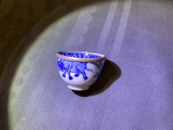 Tien Chinese blauwwitte miniatuur vaasjes met zilveren montuur, Kangxi