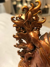 Une figure de Tsongkhapa en bois dor&eacute; et laqu&eacute;, Chine, 18&egrave;me