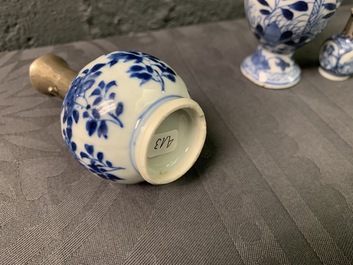 Tien Chinese blauwwitte miniatuur vaasjes met zilveren montuur, Kangxi