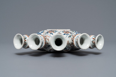 A Dutch Delft cashmere palette tulip vase, 17/18th C.