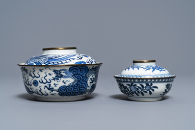 Twee Chinese blauw-witte 'Bleu de Hue' dekselkommen voor de Vietnamese markt, 19e eeuw