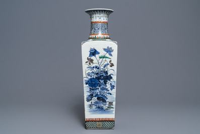 A square Chinese famille verte vase with floral design, 19th C.