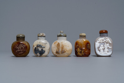 Ten Chinese carved agate snuff bottles, 19/20th C.