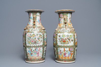 Trois vases en porcelaine de Chine famille rose de Canton, 19&egrave;me