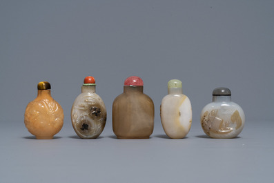 Ten Chinese carved agate snuff bottles, 19/20th C.