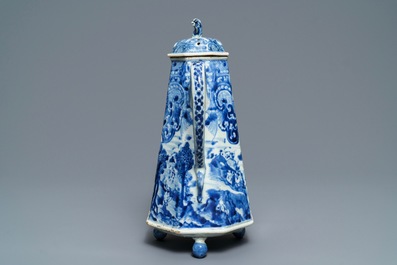 Une cafeti&egrave;re en porcelaine de Chine bleu et blanc &agrave; d&eacute;cor 'La d&eacute;esse Europe et le taureau', Kangxi