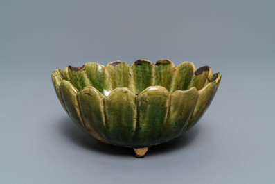 A Chinese green-glazed tripod 'narcissus' bowl, prob. Song