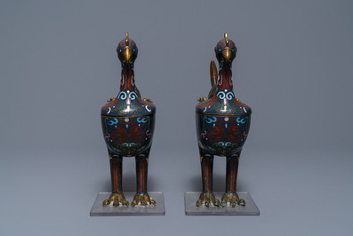 Twee paar Chinese cloisonn&eacute; wierookbranders met fabelvogels en gevleugelde paarden, 19e eeuw