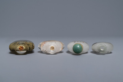 Quatre tabati&egrave;res en verre peinte &agrave; l'int&eacute;rieur, Chine, 19/20&egrave;me