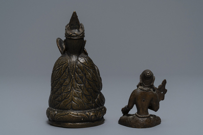 Cinq objets votives bouddhistes en bronze, Tibet et N&eacute;pal, 18/19&egrave;me