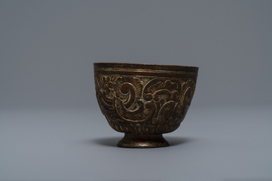 Cinq objets votives bouddhistes en bronze, Tibet et N&eacute;pal, 18/19&egrave;me