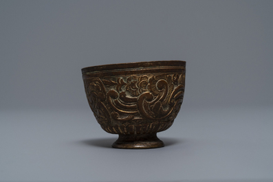 Cinq objets votives bouddhistes en bronze, Tibet et N&eacute;pal, 18/19&egrave;me