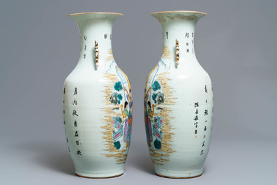 A pair of Chinese famille rose vases with ladies playing music, 19/20th C.