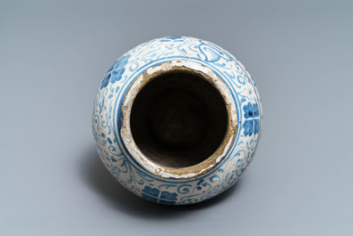 A blue and white Antwerp or Northern Netherlands maiolica drug jar, 2nd half 16th C.