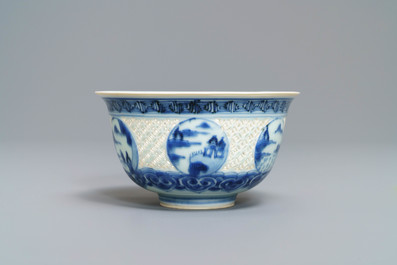 Een Chinese blauw-witte ajour kom met landschapsdecor, Transitie periode
