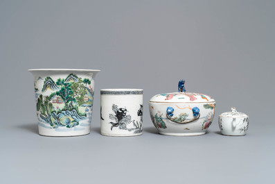 Four pieces of Chinese famille rose and grisaille porcelain, 19/20th C.