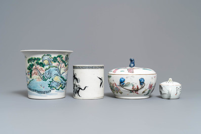 Four pieces of Chinese famille rose and grisaille porcelain, 19/20th C.