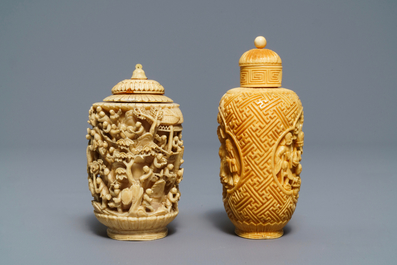 Deux tabati&egrave;res en ivoire sculpt&eacute;, Chine, 19&egrave;me