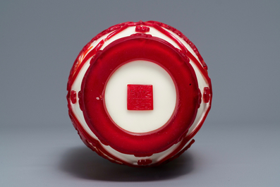 A Chinese red overlay white glass vase, Daoguang seal mark, 19/20th C.