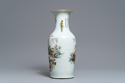 A Chinese famille rose two-sided design vase, 19/20th C.