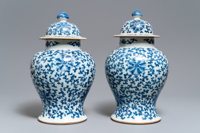 Two pairs of Chinese blue and white vases and covers, Kangxi and Chenghua marks, 19th C.