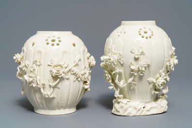 Deux pots-pourris en porcelaine p&acirc;te tendre de Saint-Cloud, France, 18&egrave;me